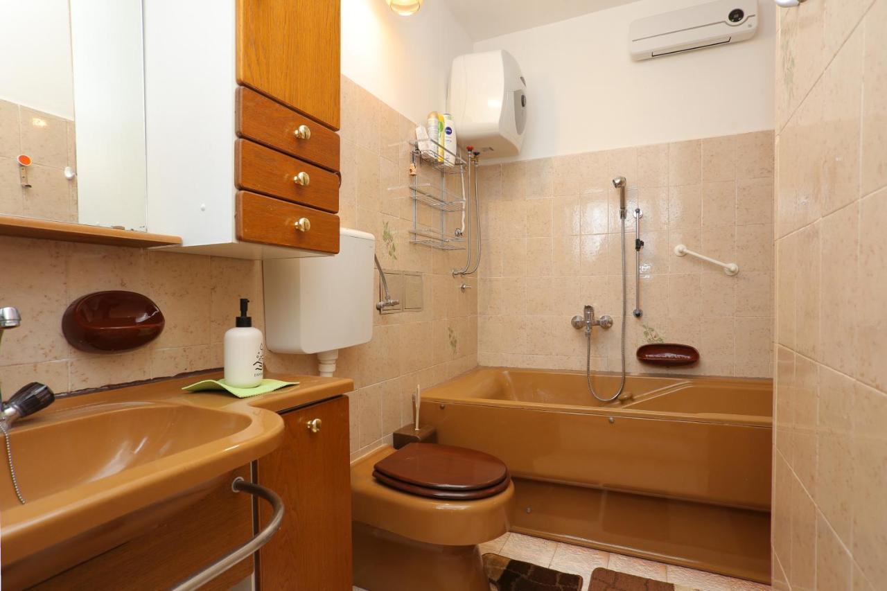 Apartments By The Sea Stanici, Omis - 1028 Tice ภายนอก รูปภาพ