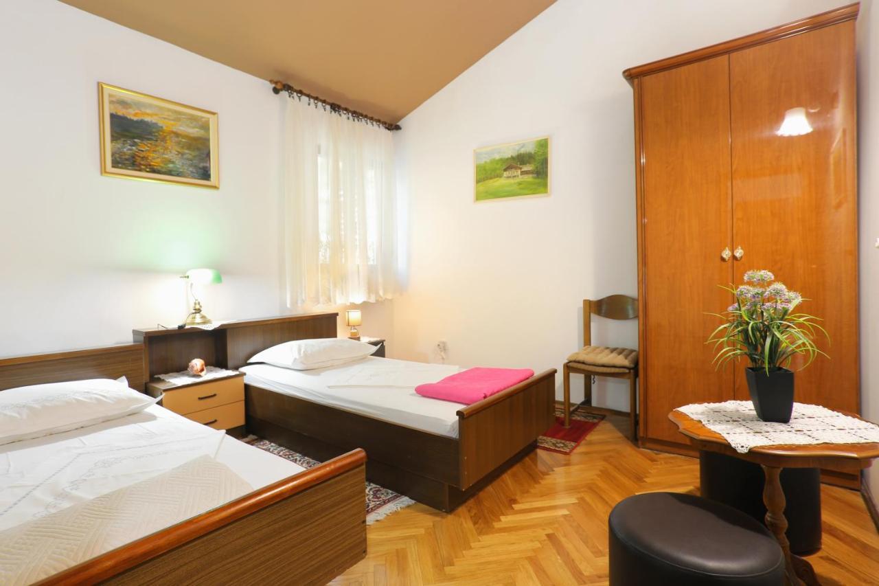 Apartments By The Sea Stanici, Omis - 1028 Tice ภายนอก รูปภาพ